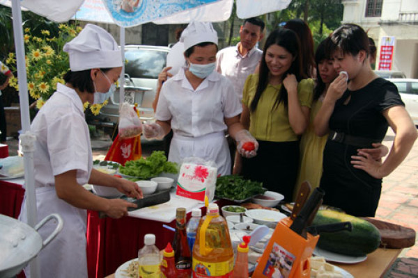 Những hình ảnh đáng nhớ tại Hội thi "Chất lượng cơm ca VIGLACERA 2011"