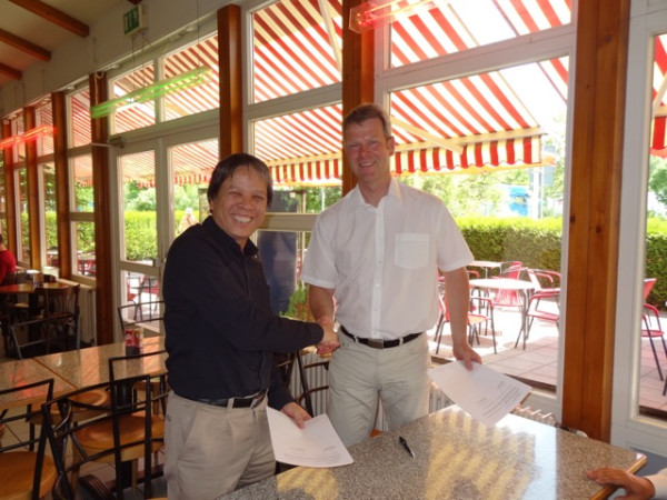 Viglacera hợp tác phát triển kính tiết kiệm năng lượng với CHLB Đức