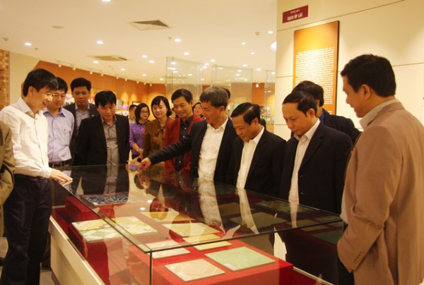 Đoàn công tác Quận ủy Cầu Giấy thăm và làm việc tại Viglacera