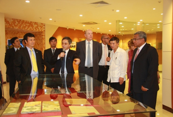 Bộ trưởng Bộ Ngoại thương và Đầu tư nước ngoài Cuba thăm và làm việc tại Viglacera: Tăng cường hợp tác giữa Viglacera và Cuba