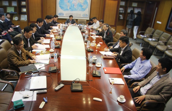 Nhóm Gạch ốp Lát – Sứ vệ sinh và Công ty Kính nổi Viglacera ký cam kết triển khai kế hoạch SXKD với TCT