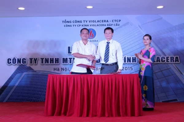 (Báo Xây dựng) - Viglacera đầu tư lắp dựng kính tiết kiệm năng lượng