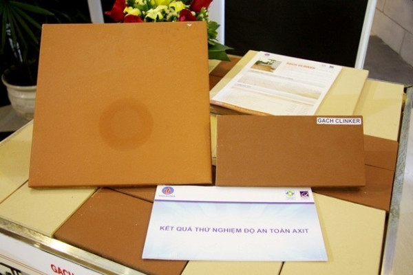 Gạch Clinker “không ngại” hóa chất độc hại, chống lại tác động từ axit