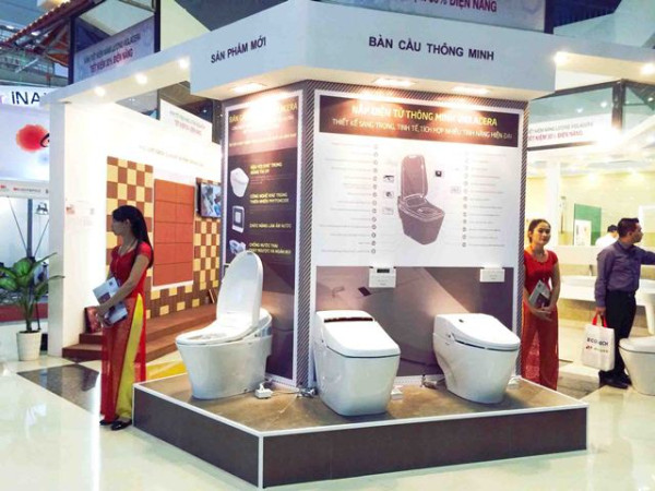 (Dân việt) - Bàn cầu thông minh, gạch ốp lát kháng khuẩn Viglacera lần đầu ra mắt tại Triển lãm Vietbuild TP.HCM