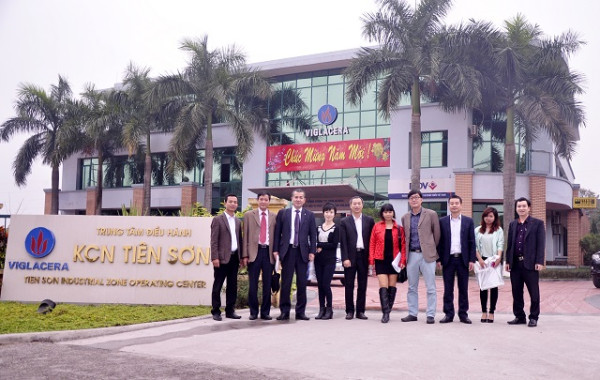 Báo Tin tức Kỹ thuật Xây dựng Nhật Bản và Báo Xây dựng Việt Nam thăm và làm việc tại Viglacera