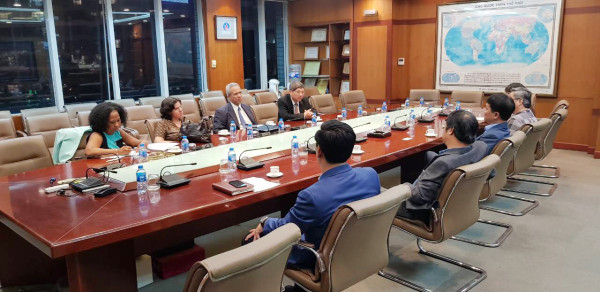 Thứ trưởng Bộ Ngoại thương và Đầu tư nước ngoài Cuba - Antonio Carricarte Corona thăm TCT Viglacera, thúc đẩy hợp tác giữa hai bên