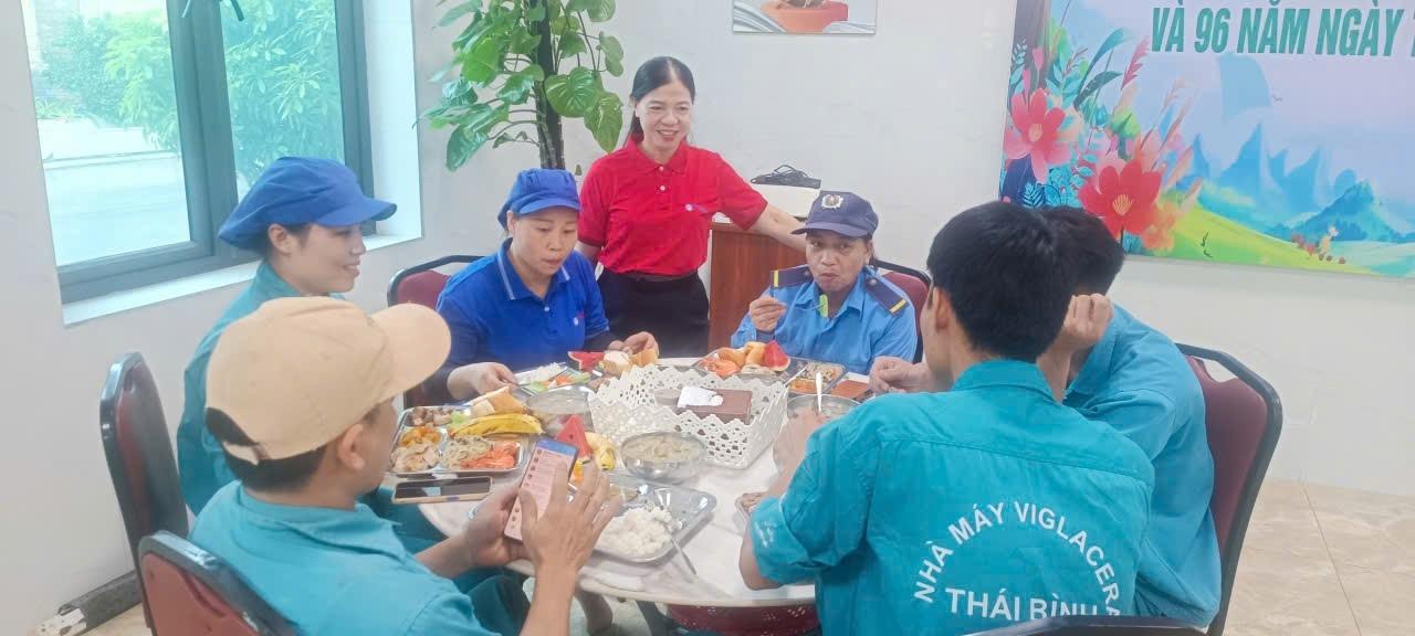 20250827 Bua com cong doan (4)