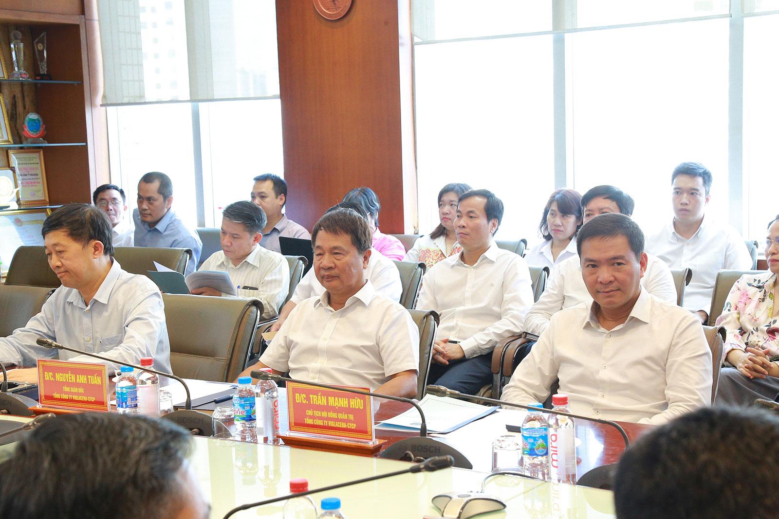 bo-truong-bo-xay-dung-tran-hong-minh-lam-viec-tai-tong-cong-ty-viglacera-ctcp9