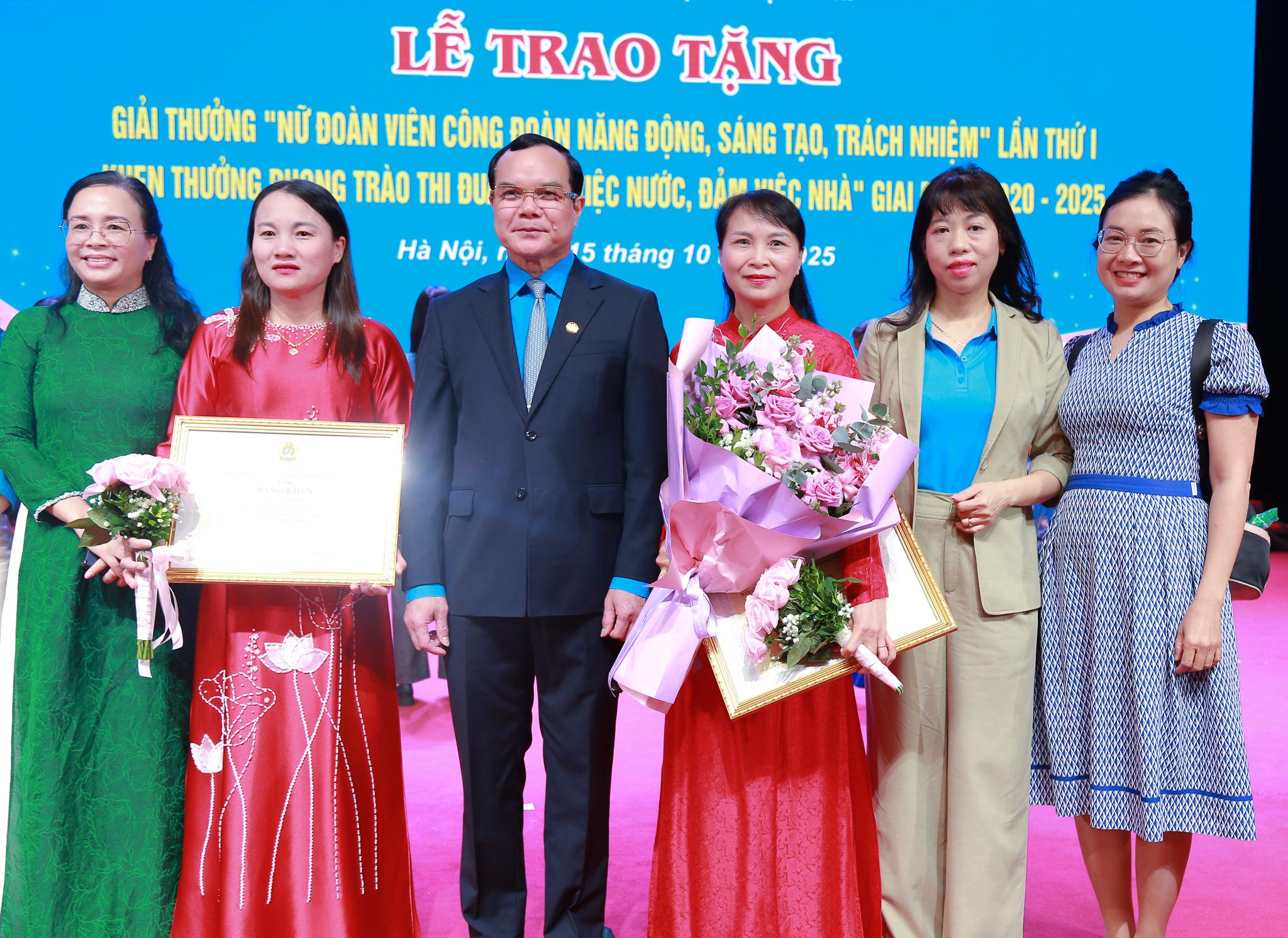 nguoi-truyen-lua-hanh-trinh-gioi-viec-nuoc-dam-viec-nha (6)