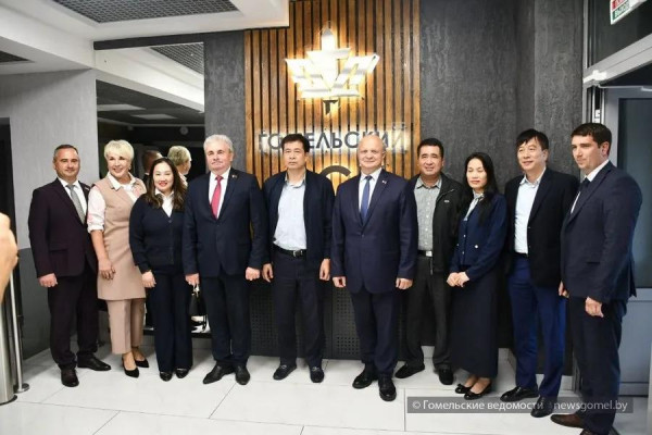 Công đoàn Xây dựng Việt Nam tăng cường hợp tác với Công đoàn ngành Xây dựng và Công nghiệp sản xuất Vật liệu xây dựng Belarus